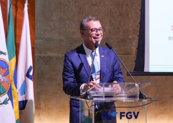 Fábio discutirá retomada da Fafen em Brasília