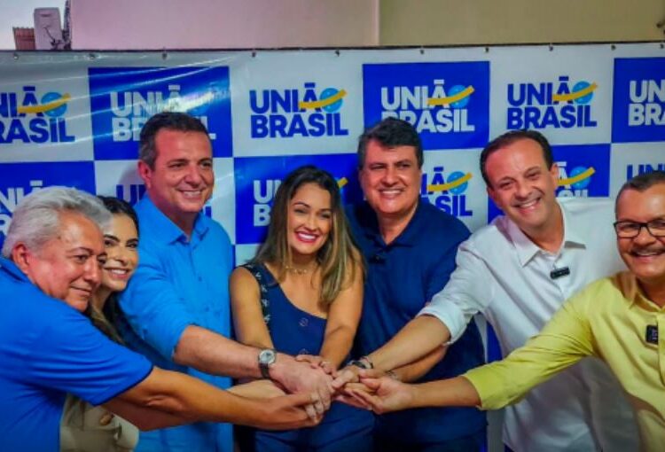 Misael abre mão de disputa e Dr. Cristóvão será vice de André Graça