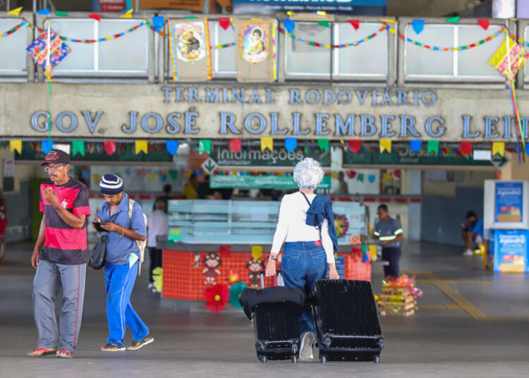 Festejos juninos da capital aumentam quantidade de passageiros nos dois terminais rodoviários