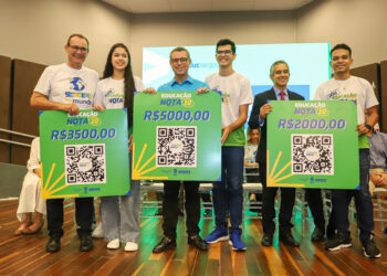 Premiação do Educação Nota 10 Enem celebra melhores notas da prova na rede estadual de ensino