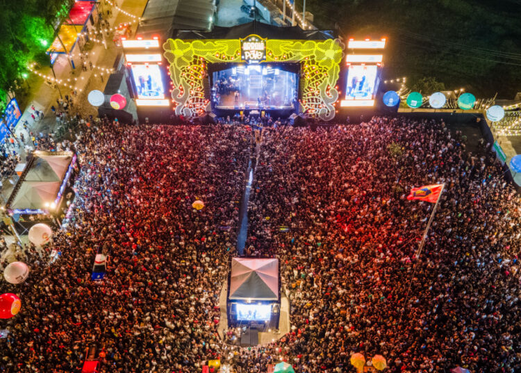 Iguinho e Lulinha atraem mais de 35 mil pessoas ao Arraiá do Povo neste sábado, 8