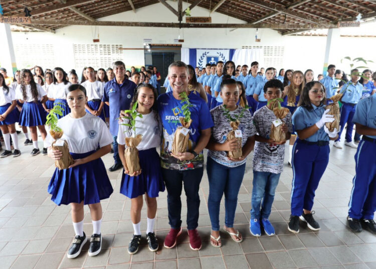 Governador Fábio Mitidieri entrega obras no sul sergipano e anuncia investimentos para Tomar do Geru