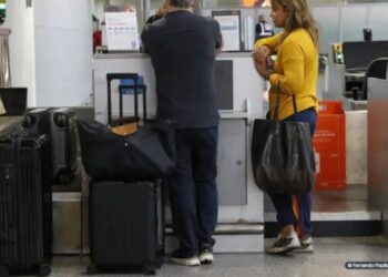 Aposentados poderão comprar passagem aérea por até R$ 200 cada trecho