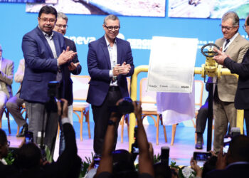 Governador celebra obra de conexão do terminal de GNL da Eneva à malha de transporte da TAG