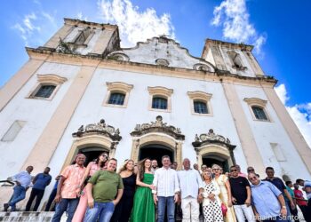 Senador Rogério e prefeito Padre Inaldo participam de missa em celebração aos 160 anos de Nossa Senhora do Socorro