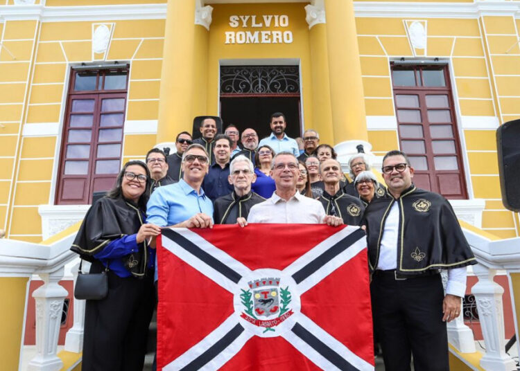 Fábio Mitidieri entrega Casa de Cultura Sílvio Romero