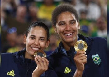 Duda e Ana Patrícia levam ouro em noite inesquecível na Torre Eiffel