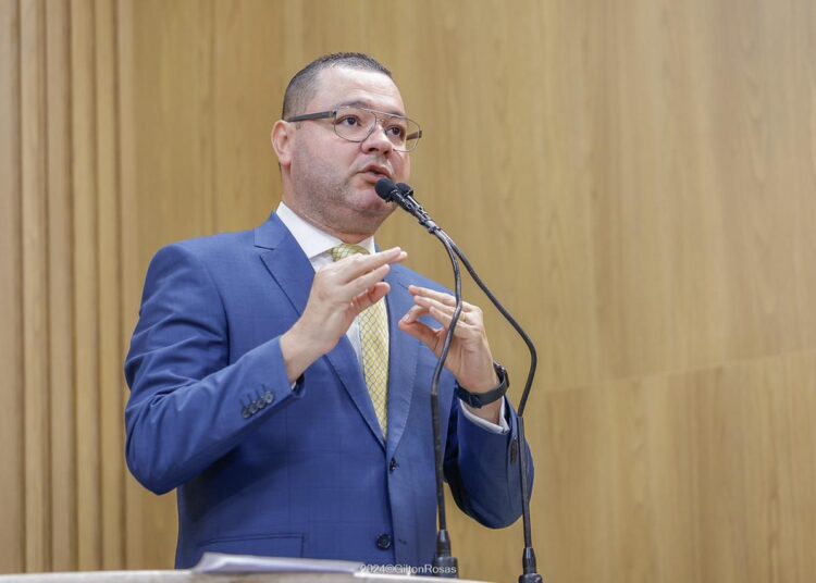 Eduardo Lima critica tentativa de Edvaldo Nogueira de vetar contratação de pessoas físicas com emendas impositivas