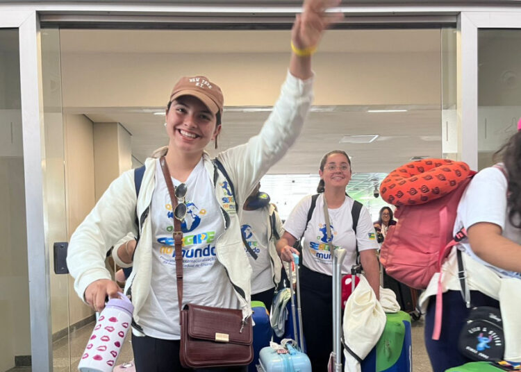 Emoção e alegria marcam retorno da primeira turma do programa ‘Sergipe no Mundo’