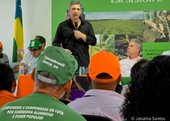 Senador Rogério Carvalho participa de encontro com representantes da agricultura familiar de Sergipe e o ministro Paulo Teixeira