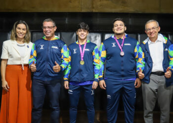 Governo do Estado entrega uniformes do Time Sergipe a atletas dos Jogos da Juventude 2024