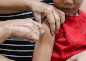 Secretaria da Saúde disponibiliza vacina contra Covid-19 atualizada aos municípios sergipanos