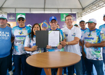 Governador autoriza pavimentação de 10 mil m² em Pedrinhas durante 35º ‘Sergipe é aqui’