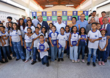 Governo de Sergipe entrega reforma e ampliação de escola no Santos Dumont