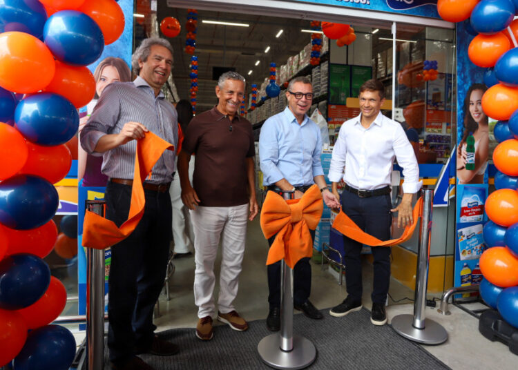 “O melhor instrumento social que existe é a geração de emprego”, diz governador em inauguração de loja Atakarejo