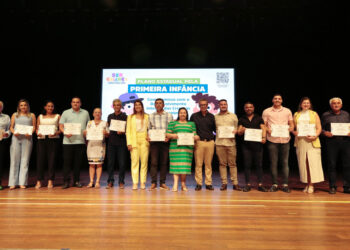 Governador participa de lançamento de Plano Estadual da Primeira Infância