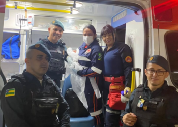 Mulher dá à luz durante visita ao Natal Iluminado em Aracaju