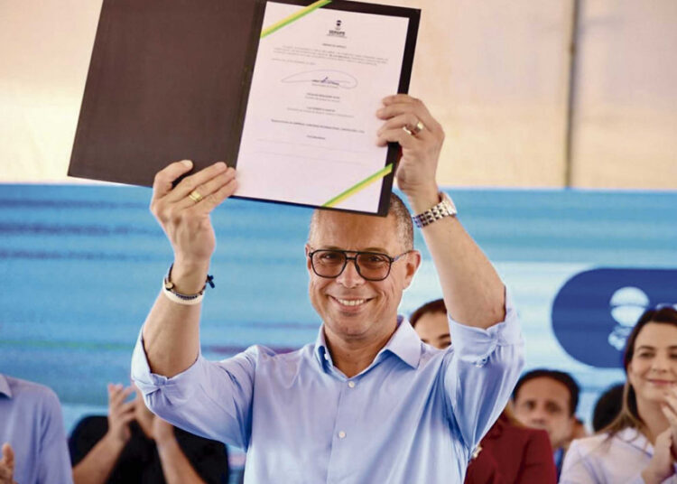 Governador assina ordem de serviço para início das obras do Complexo Viário Senadora Maria do Carmo Alves