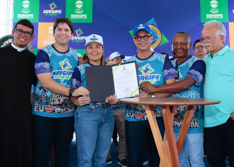 Governador autoriza pavimentação de ruas em Divina Pastora na última edição do ‘Sergipe é aqui’ em 2024