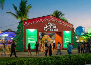 Sergipanos e turistas celebram estreia da segunda edição da Vila do Natal Iluminado