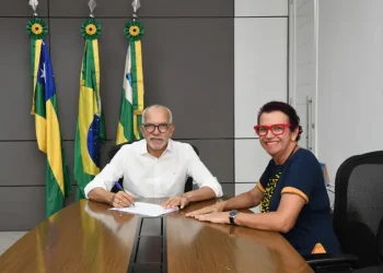 Edvaldo Nogueira sanciona lei para implantação de câmeras corporais na Guarda Municipal