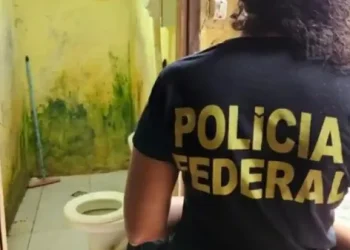 Polícia Federal e auditores do trabalho fiscalizam canteiro de obras em Aracaju