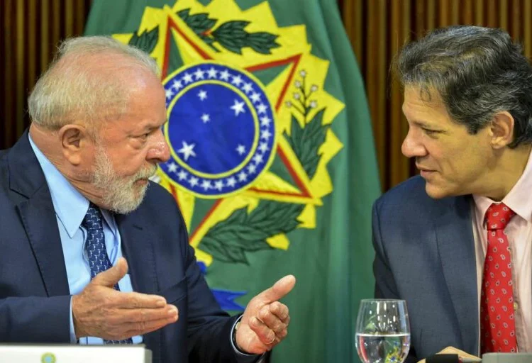 Datafolha: Para 61%, economia brasileira está no rumo errado