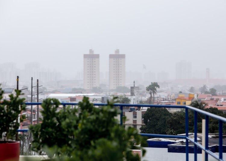 Alerta de chuvas moderadas a intensas em Sergipe se mantém até a segunda-feira, 13