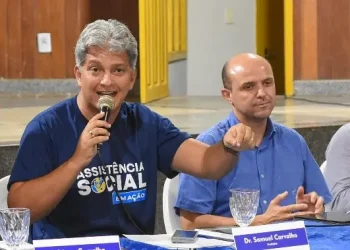“Não aceito ver nenhuma obra parada”, afirma prefeito Samuel durante reunião com secretariado