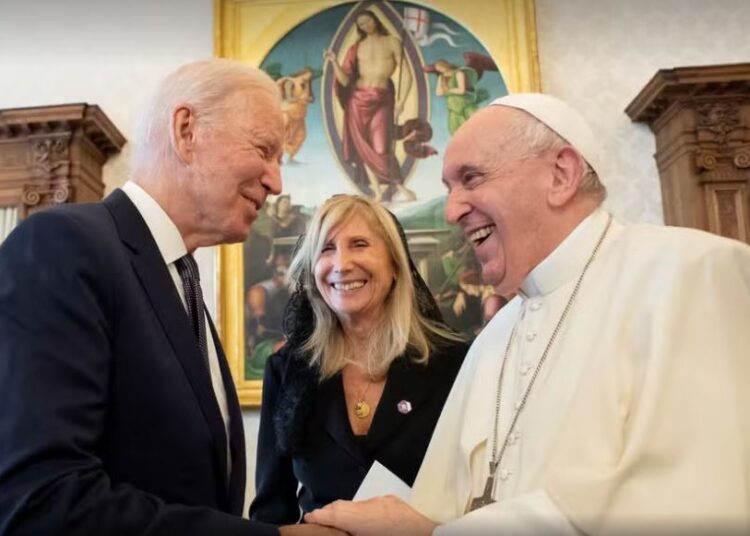 Biden concede, com distinção, maior honraria civil dos EUA ao Papa Francisco