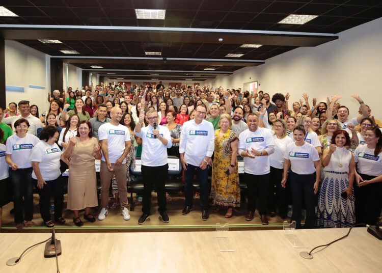 Fábio Mitidieri participa de lançamento do ‘Alfabetiza Sergipe’ e enaltece trabalho dos professores em prol da alfabetização