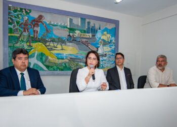 Prefeita Emília Corrêa anuncia nova licitação do Transporte Coletivo e congela tarifa