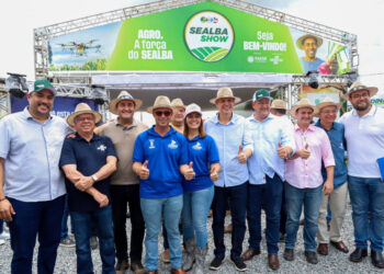 Governador assina contrato de qualificação em máquinas e equipamentos durante Sealba Show 2025