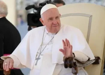 Papa Francisco passa a noite bem, mas ainda está em estado grave