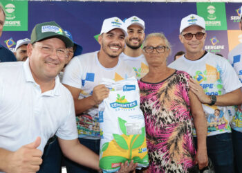 Governo de Sergipe fortalece agricultura de Malhador com entrega de sementes na 43ª edição do ‘Sergipe é aqui’