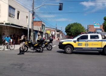 Agentes de trânsito são alvo de violência e viaturas da SMTT apedrejadas em bloco de Carnaval