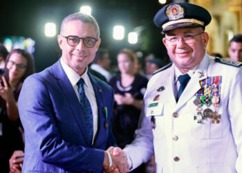 Fábio Mitidieri participa da celebração dos 190 anos da Polícia Militar de Sergipe e é homenageado com medalha comemorativa