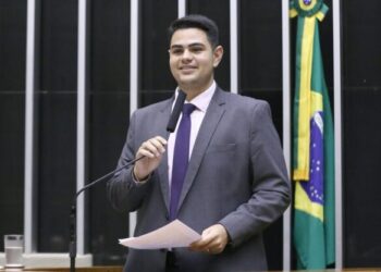 Deputado Ícaro de Valmir defende anistia como instrumento de pacificação nacional