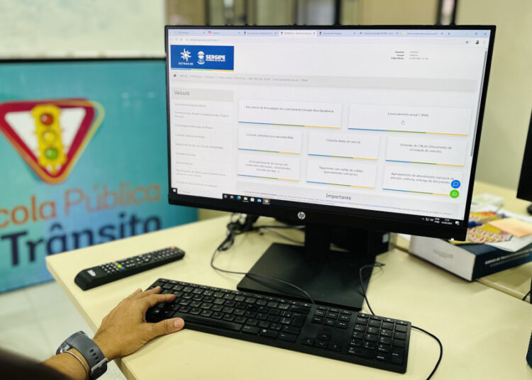 Proprietários de veículo têm até o dia 31 de março para efetuar o pagamento do IPVA com desconto de 10%