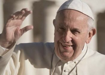 Deputados lamentam a morte do Papa Francisco