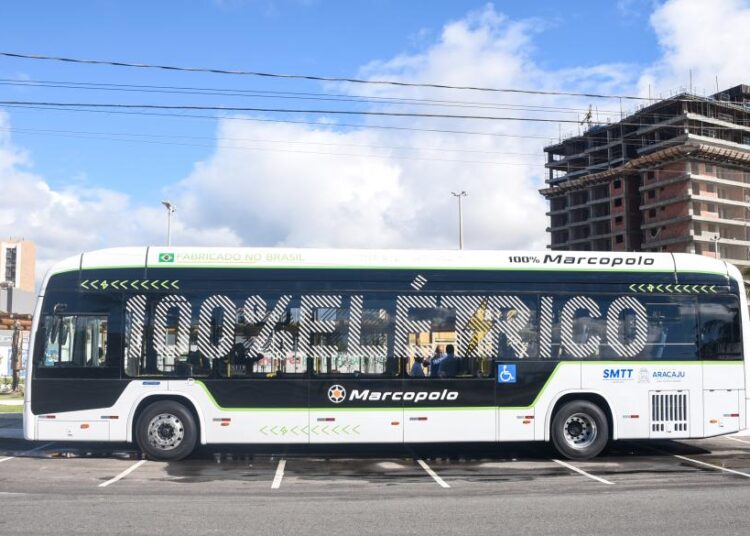 Prefeitura de Aracaju inicia rodada de testes com novo ônibus elétrico no transporte público