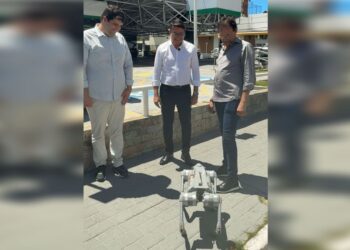Prefeito em exercício Ricardo Marques comemora chegada de moderno sistema de limpeza das redes pluviais com robôs
