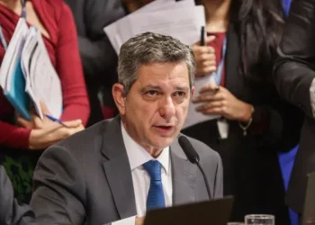 Senador Rogério apresenta projeto para criminalizar domínio territorial por facções e milícias