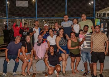 Isac marca presença no X1 Extreme e entrega primeira mesa de Teqball do Bairro Industrial