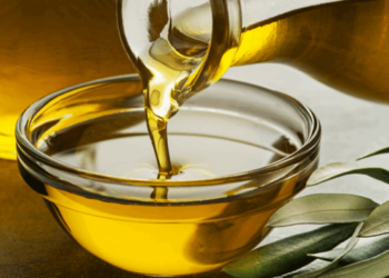 Anvisa proíbe venda de duas marcas de azeite e suspende comercialização de suplemento