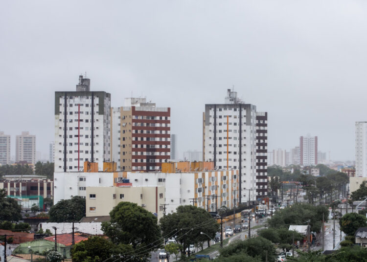 Previsão do tempo indica probabilidade de chuvas intensas nas próximas 24h em Sergipe