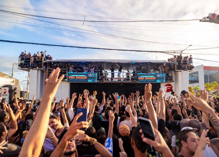 Com shows de Bell Marques e Natanzinho Lima, Pega do Mastro reúne 50 mil pessoas e abre oficialmente festejos juninos em Lagarto