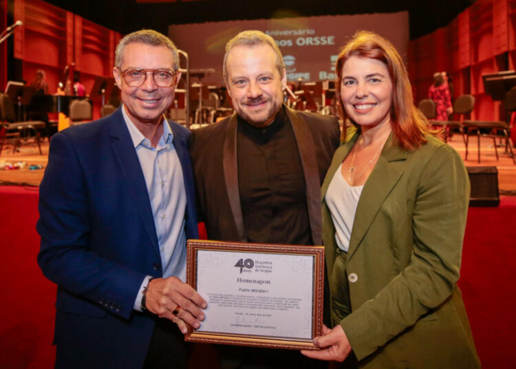 Governador Fábio Mitidieri prestigia concerto especial de 40 anos da Orquestra Sinfônica de Sergipe