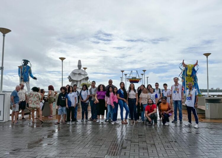 Estudantes da Rede Municipal de Aracaju fazem tour pedagógico junino por pontos turísticos da cidade