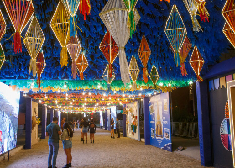 Corredor Cultural leva sergipanos e turistas a uma experiência visual imersiva na Vila do Forró